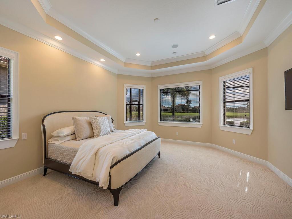 TWIN EAGLES - Residential