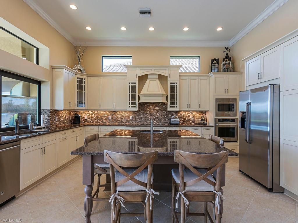 TWIN EAGLES - Residential