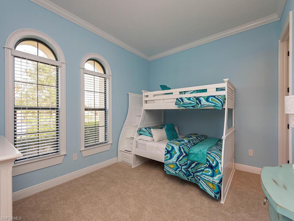 TWIN EAGLES - Residential