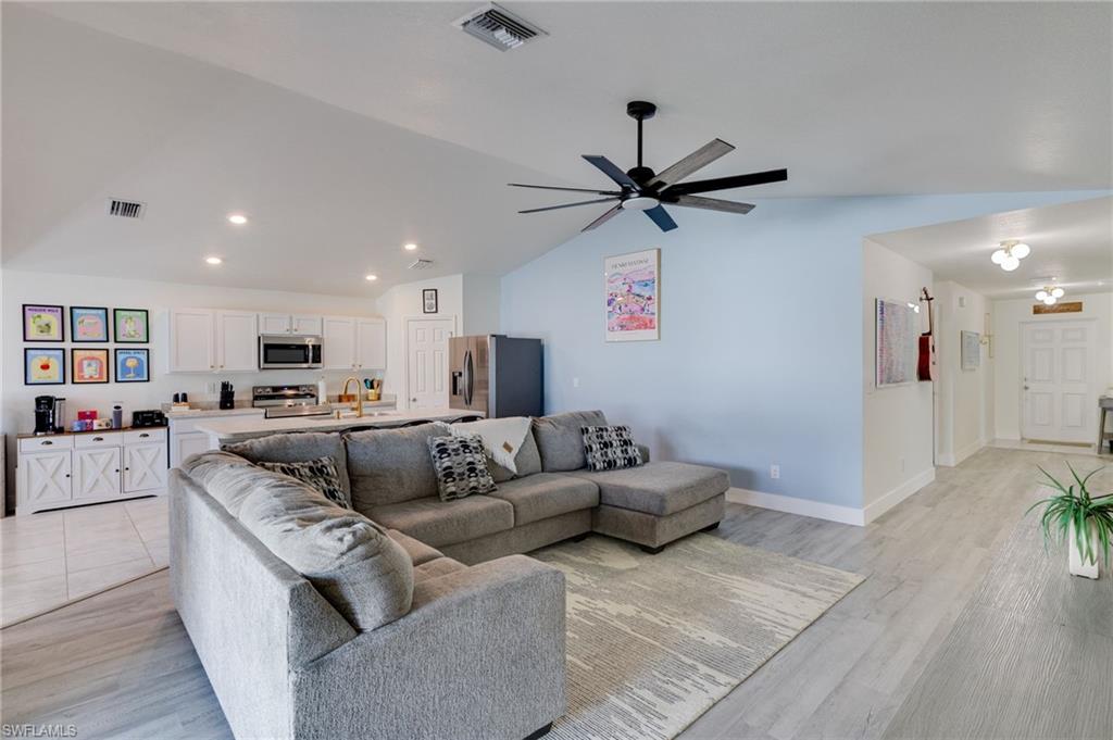 CAPE CORAL - Residential