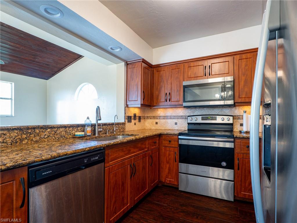 SAN CARLOS PARK - Residential