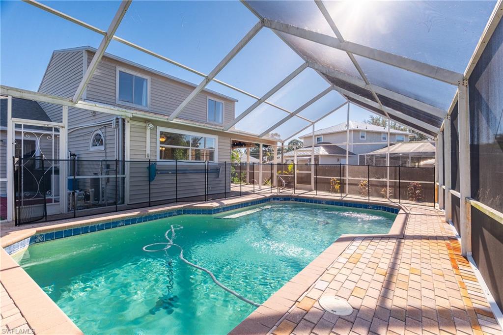 SAN CARLOS PARK - Residential