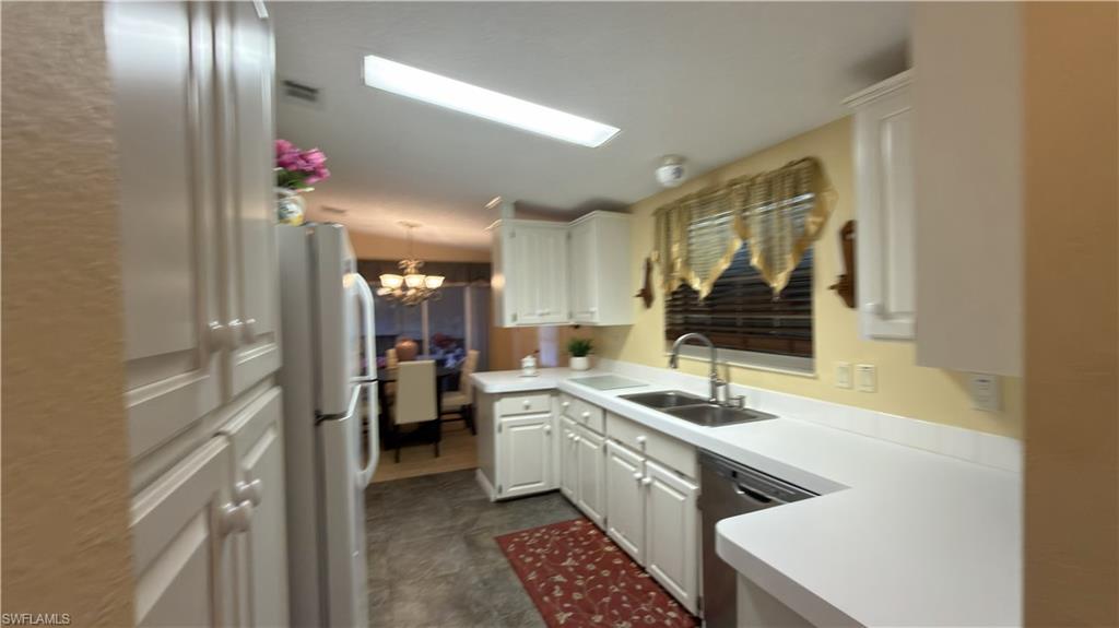 CAROUSEL COVE - Residential Lease