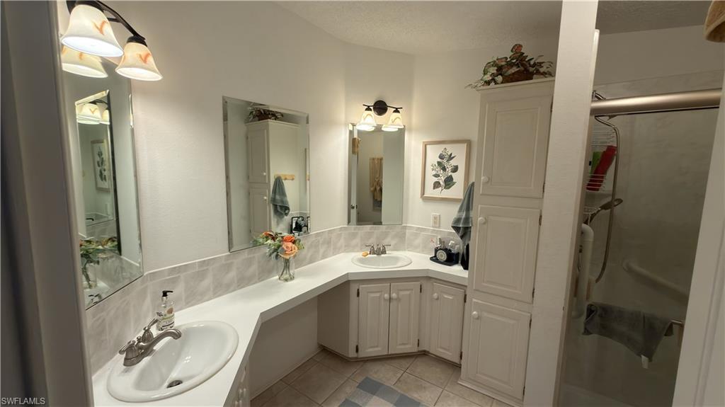 CAROUSEL COVE - Residential Lease