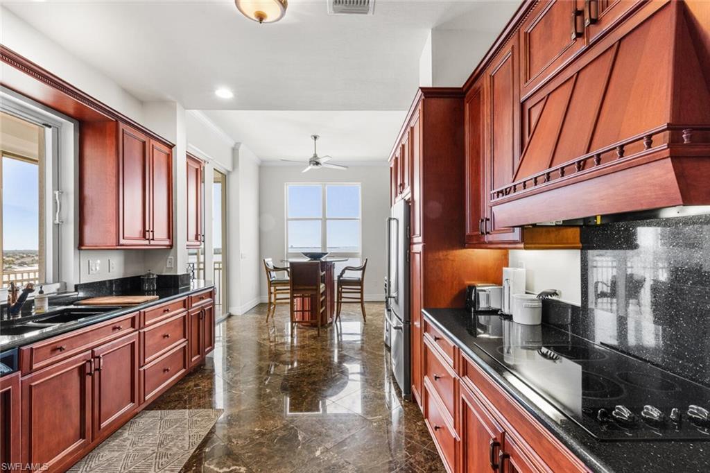 THE SHORES - Residential