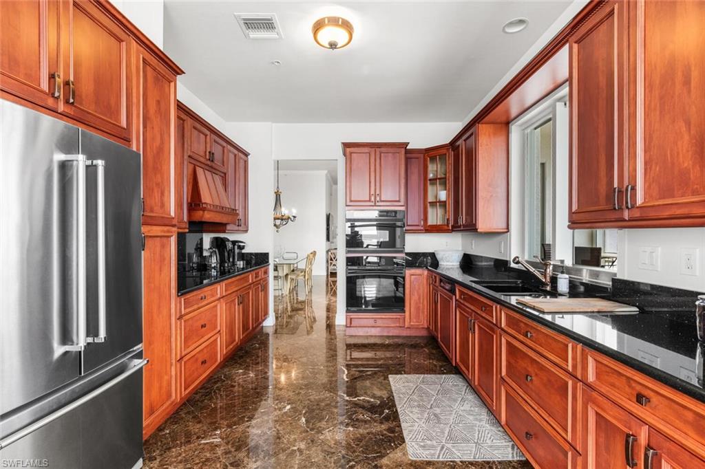 THE SHORES - Residential