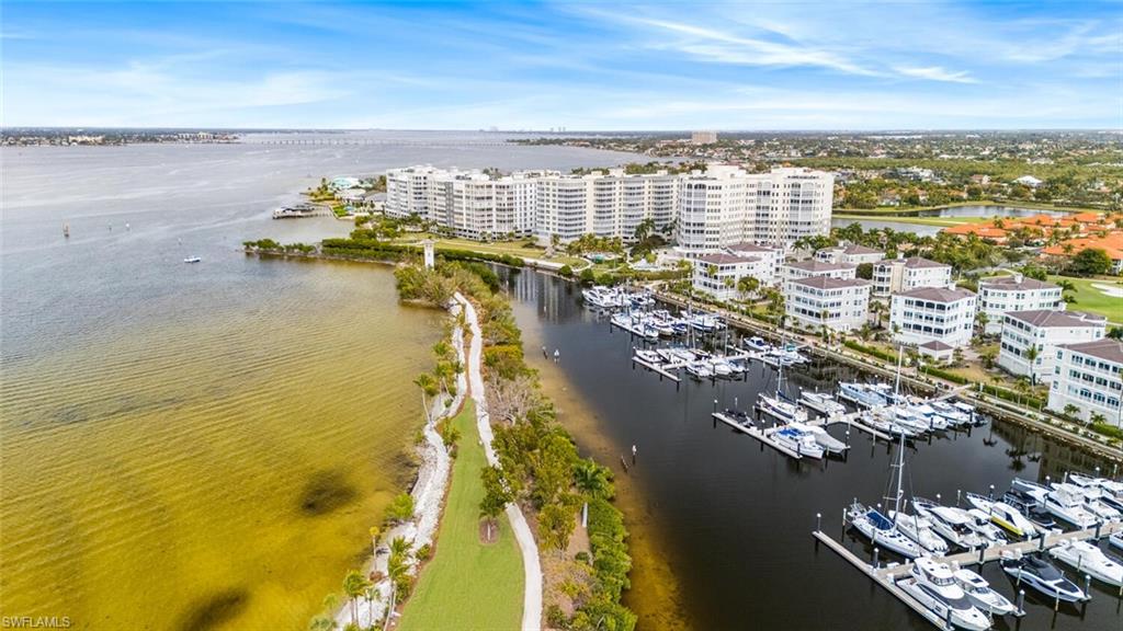 THE SHORES - Residential