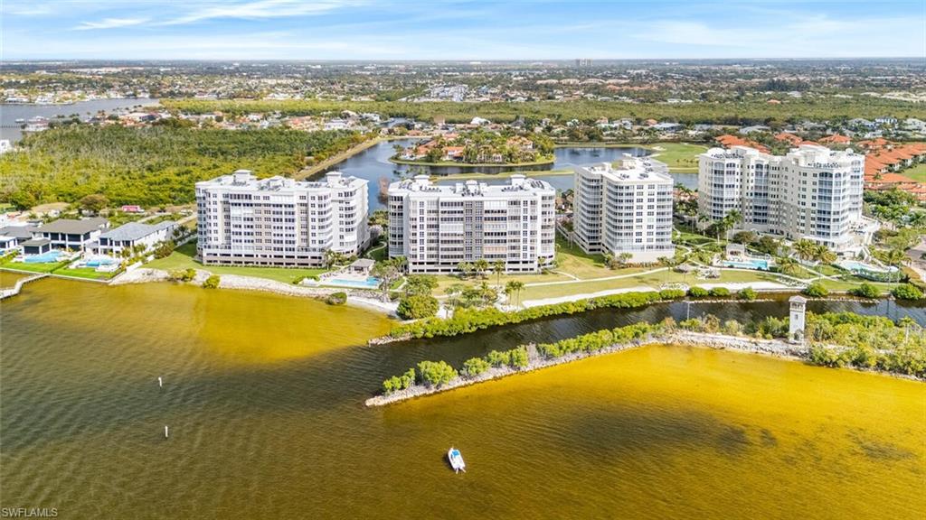 THE SHORES - Residential