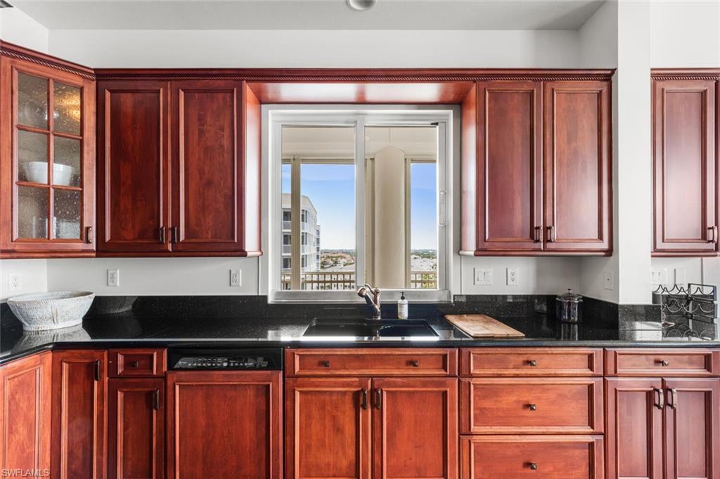 THE SHORES - Residential