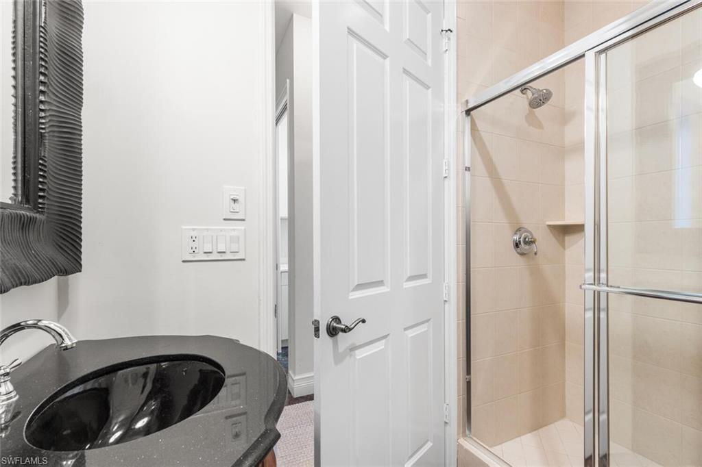 THE SHORES - Residential