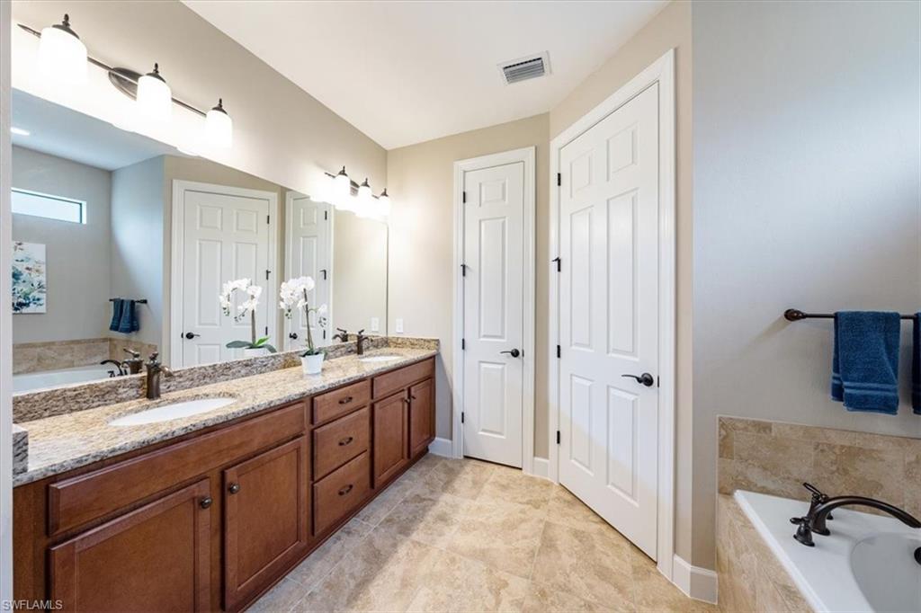 CAMDEN LAKES - Residential