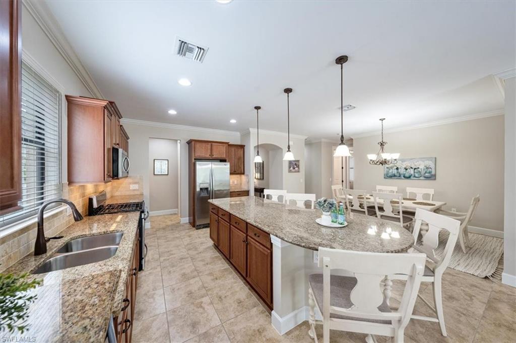 CAMDEN LAKES - Residential