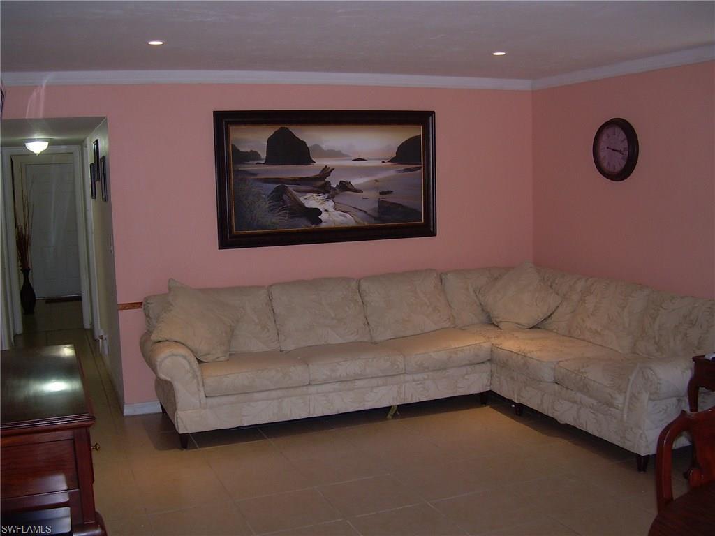 NAPLES MANOR - Residential