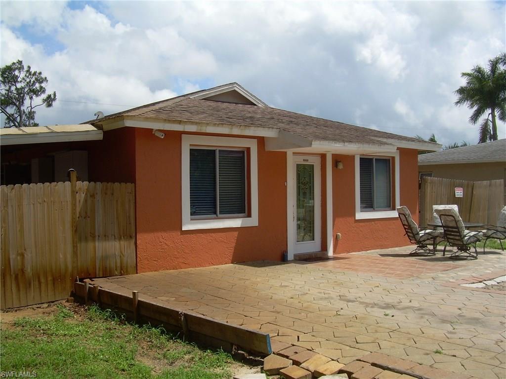 NAPLES MANOR - Residential