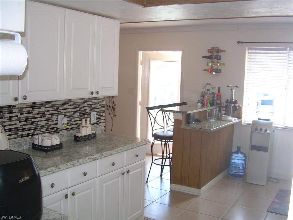 NAPLES MANOR - Residential