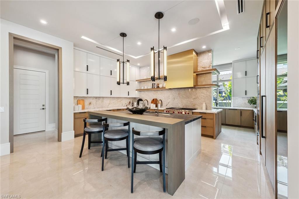 355 Colony DR