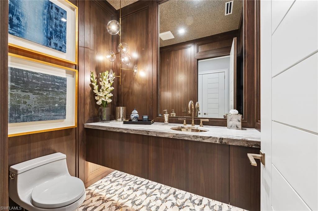 BAY COLONY SHORES - Residential