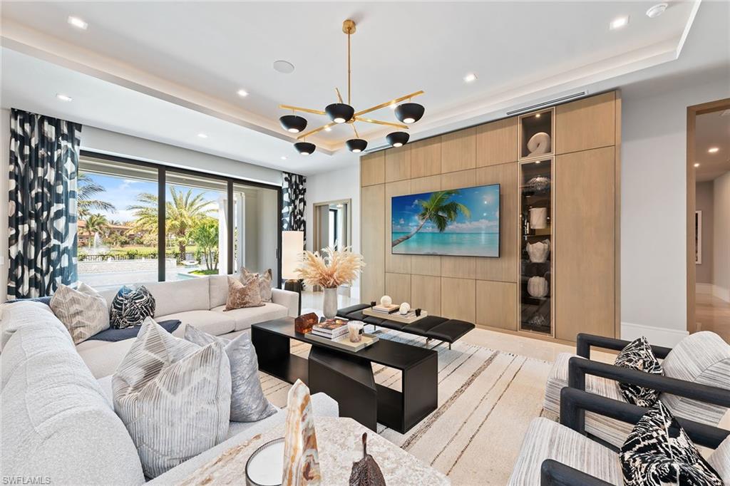 355 Colony DR