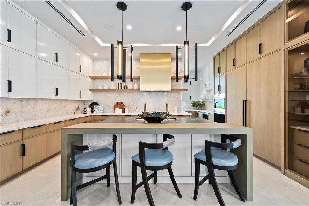 BAY COLONY SHORES - Residential