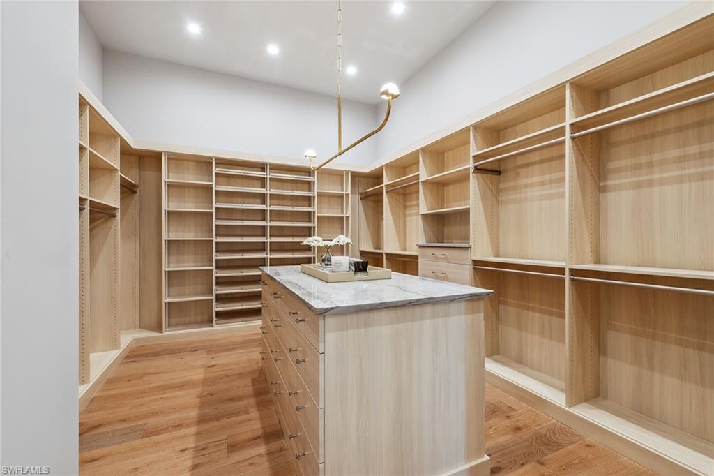 BAY COLONY SHORES - Residential