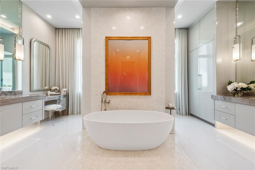 BAY COLONY SHORES - Residential