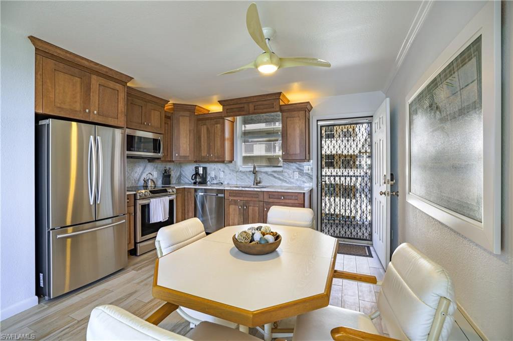 BEACH AND TENNIS CLUB - Residential