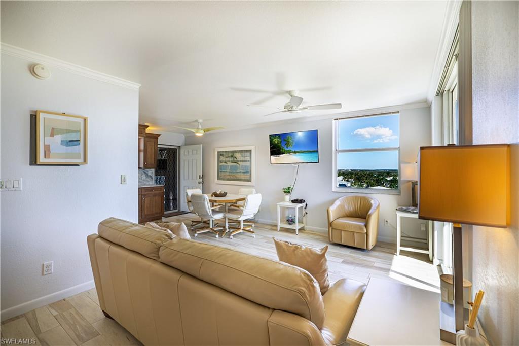 BEACH AND TENNIS CLUB - Residential