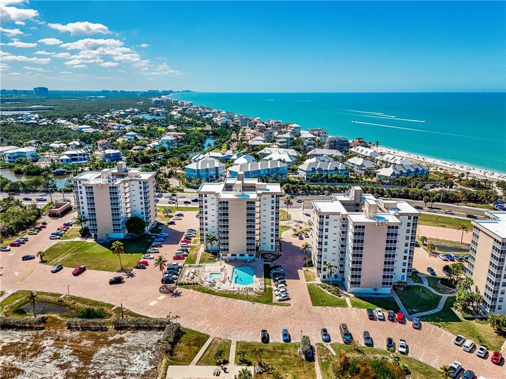 BEACH AND TENNIS CLUB - Residential