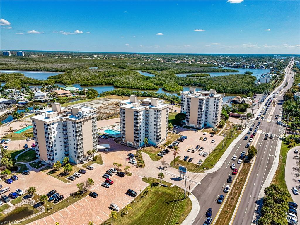 BEACH AND TENNIS CLUB - Residential