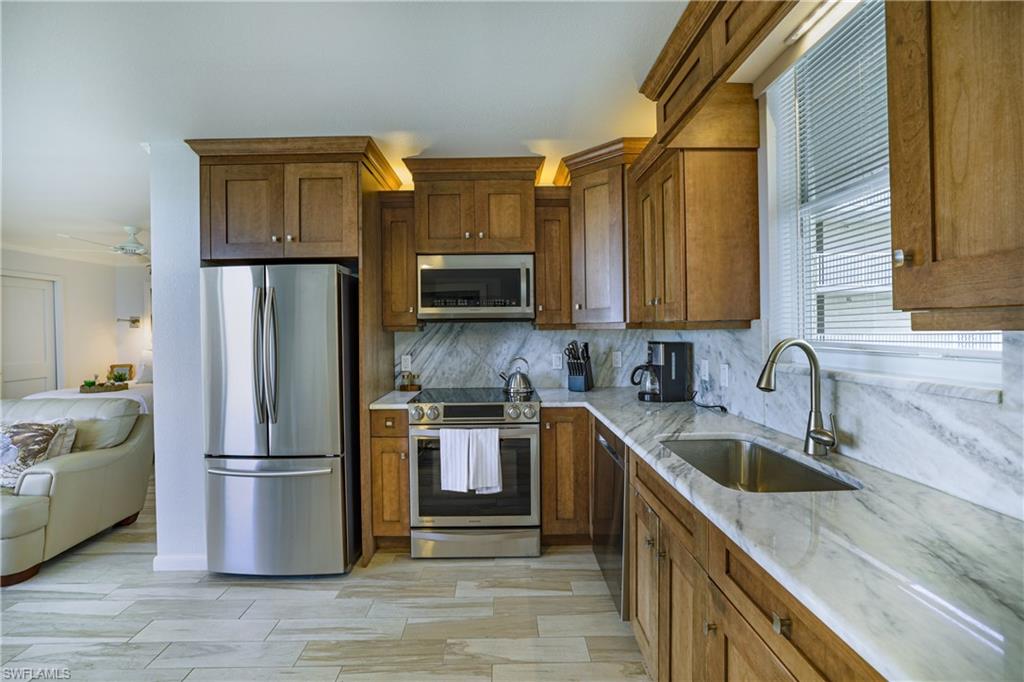 BEACH AND TENNIS CLUB - Residential