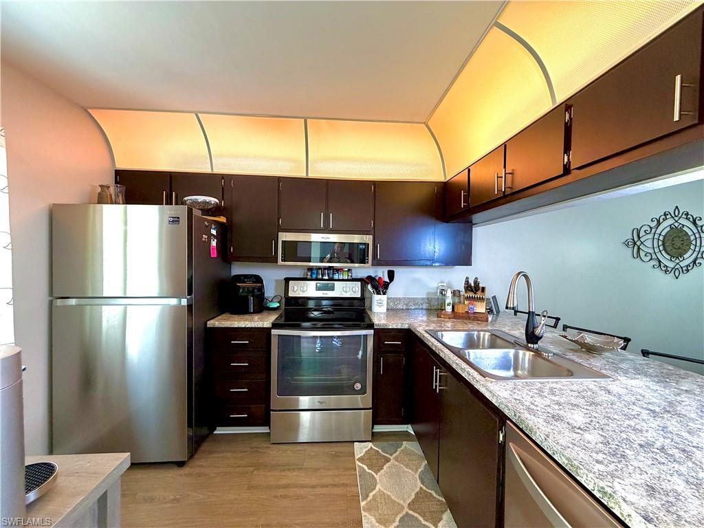 GREENWOOD VILLAGE AT KINGS LAKE - Residential