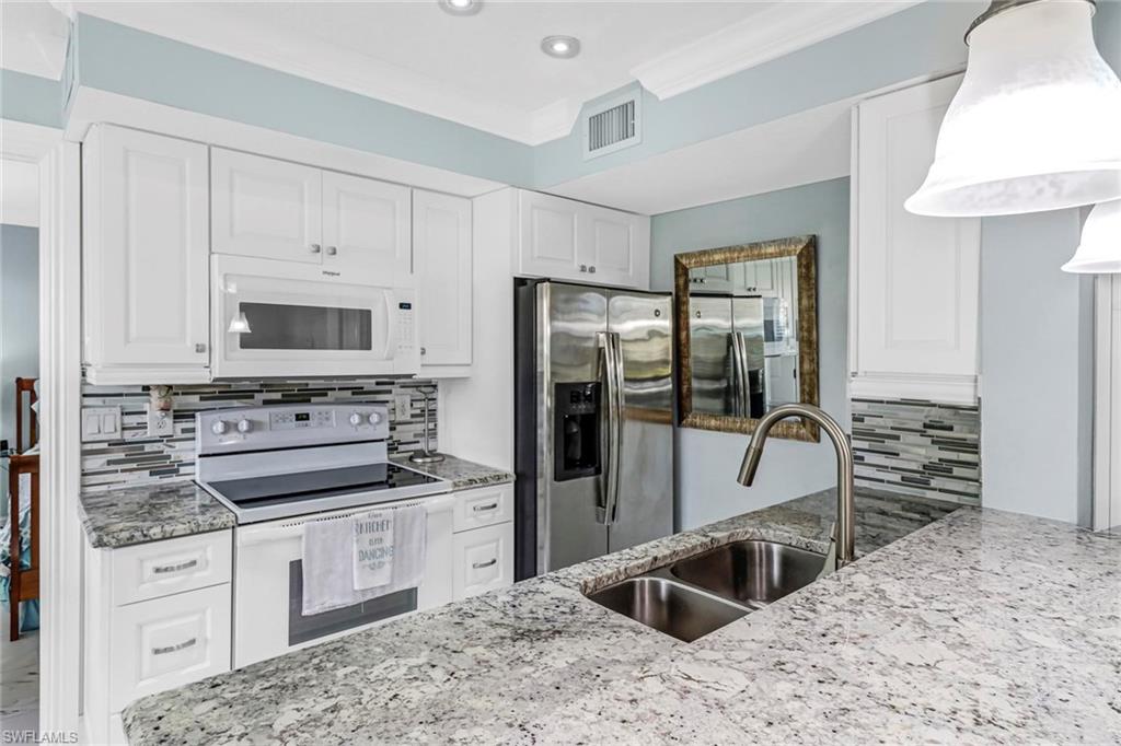 VENETIAN PALMS - Residential