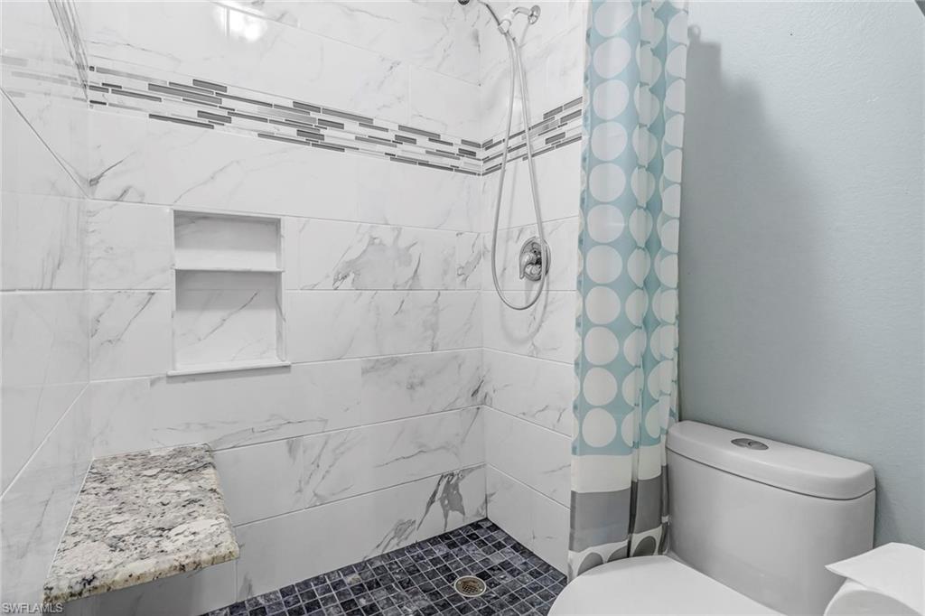 VENETIAN PALMS - Residential