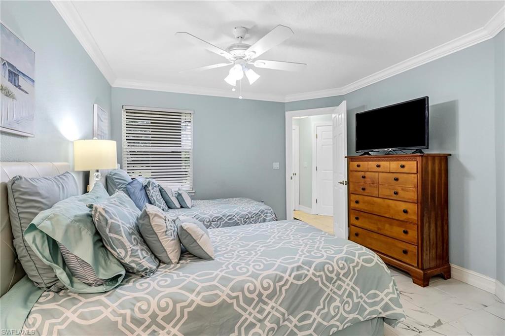 VENETIAN PALMS - Residential