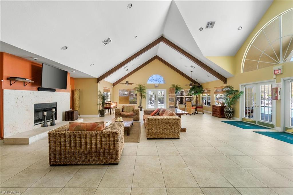 VENETIAN PALMS - Residential