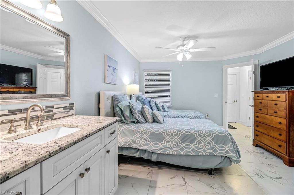 VENETIAN PALMS - Residential