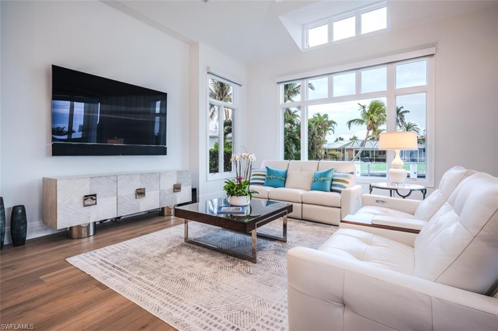 ROYAL HARBOR - Residential