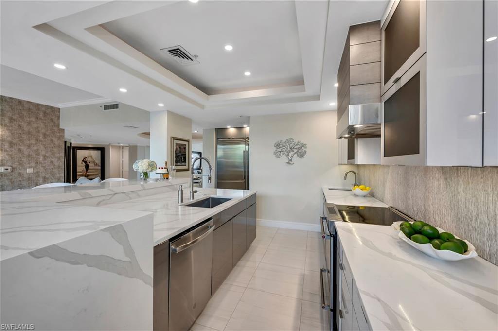 L'ERMITAGE AT GREY OAKS - Residential