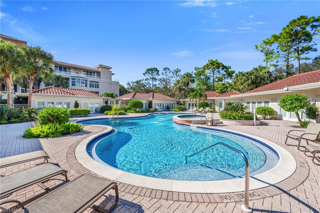 L'ERMITAGE AT GREY OAKS - Residential