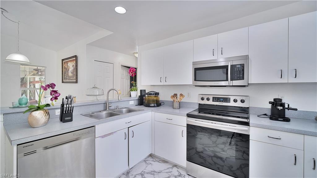 GOLDEN GATE ESTATES - Residential Lease