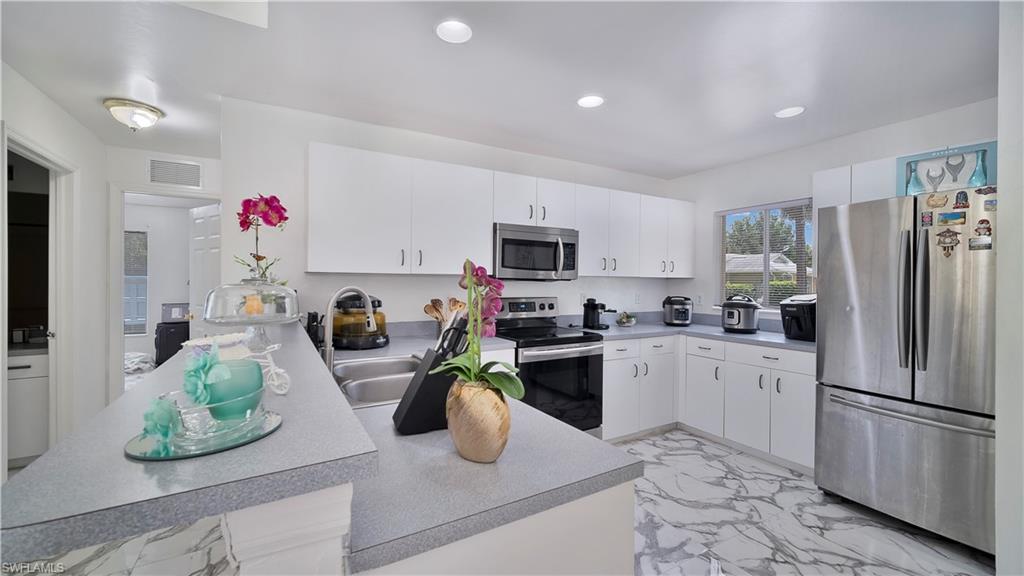 GOLDEN GATE ESTATES - Residential Lease