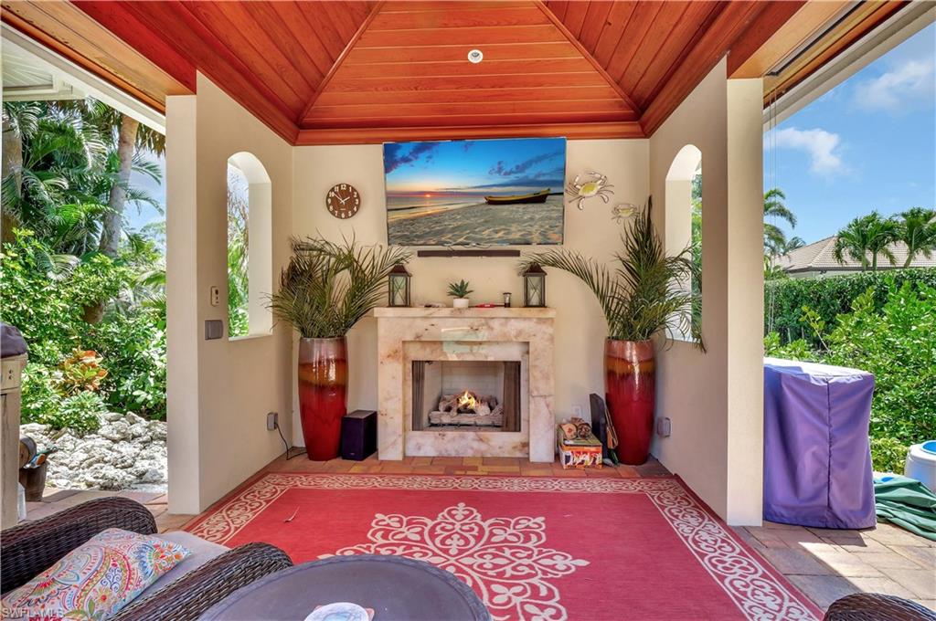 MOORINGS - Residential