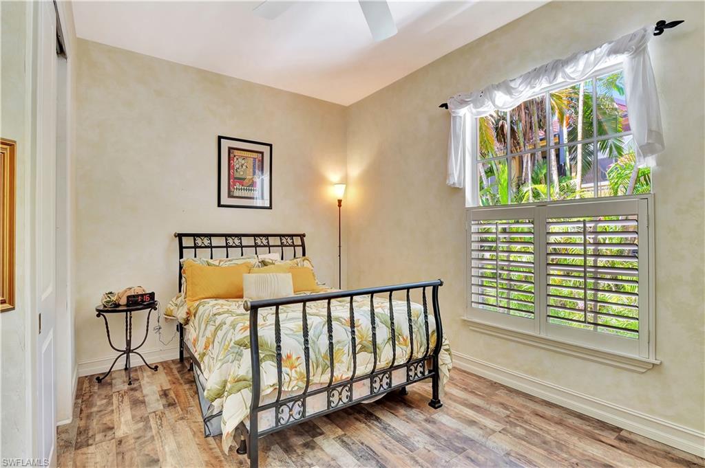 MOORINGS - Residential