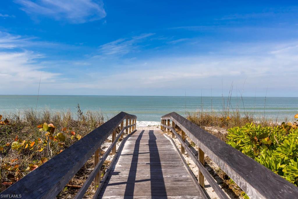 BAREFOOT BEACH CLUB - Residential