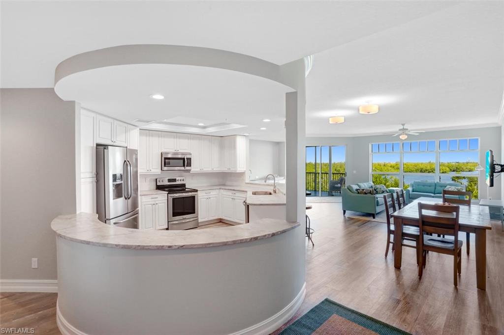 BAREFOOT BEACH CLUB - Residential