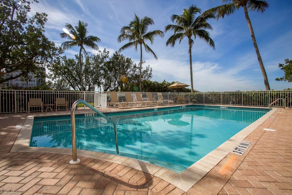 BAREFOOT BEACH CLUB - Residential