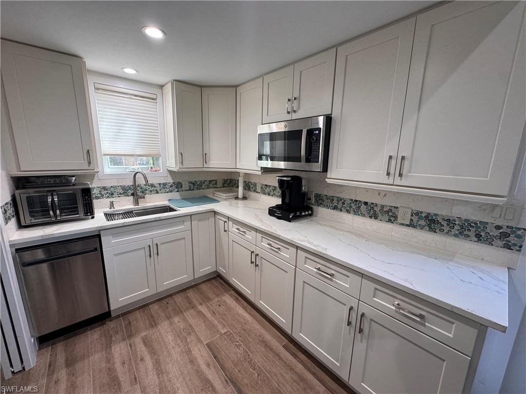 RIVERBEND MOTORCOACH RESORT - Land