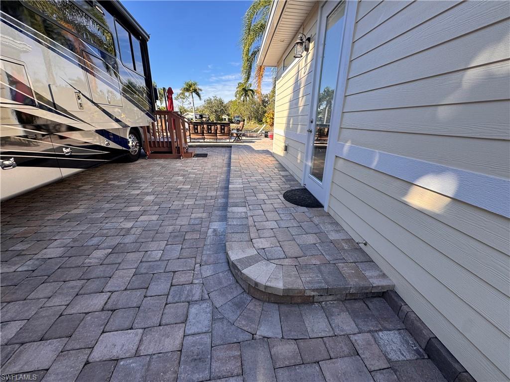 RIVERBEND MOTORCOACH RESORT - Land