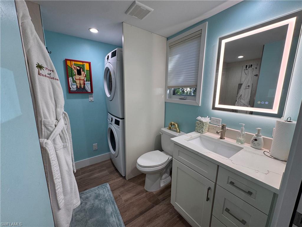 RIVERBEND MOTORCOACH RESORT - Land