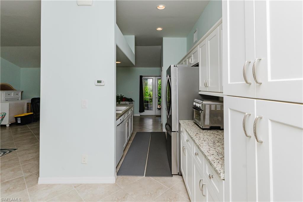 CHARLOTTE SHORES - Residential Lease